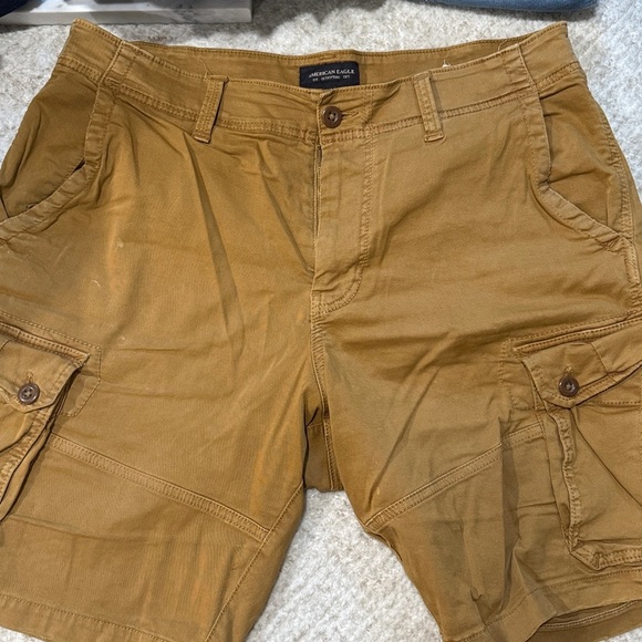 [American Eagle Outfitters] EUC Cargo Shorts - Picture 2 of 10